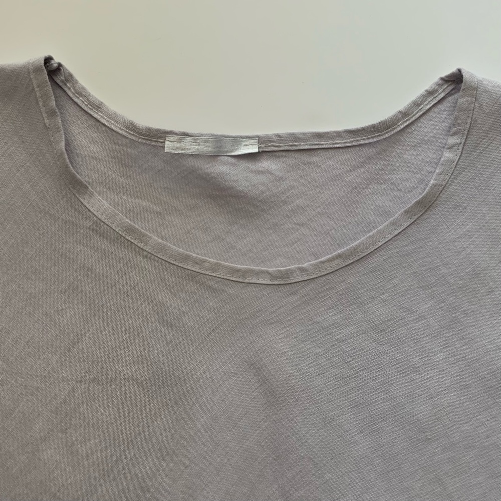 Made in Italy Oversized Linen Top with Bell Sleeves - Picture 6 of 6